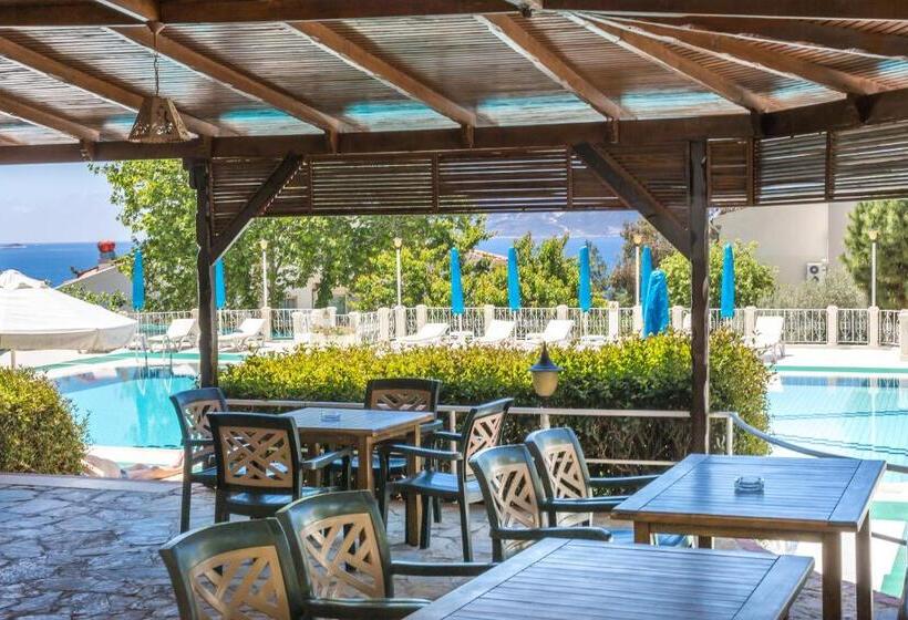 Отель Club Phellos