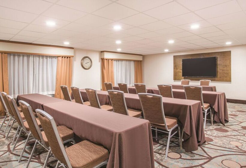 בית מלון כפרי Comfort Inn & Suites Sarasota I75