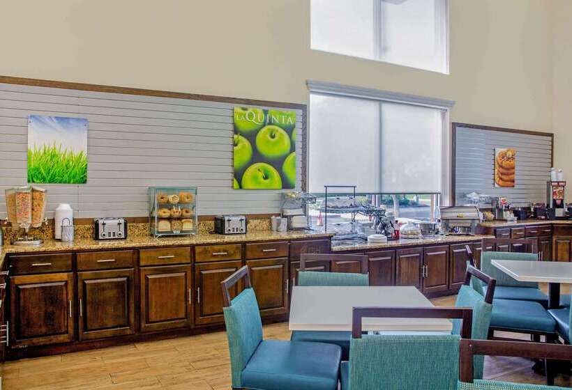 בית מלון כפרי Comfort Inn & Suites Sarasota I75