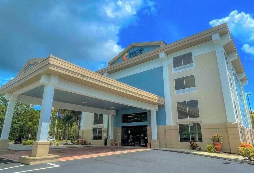 בית מלון כפרי Comfort Inn & Suites Sarasota I75