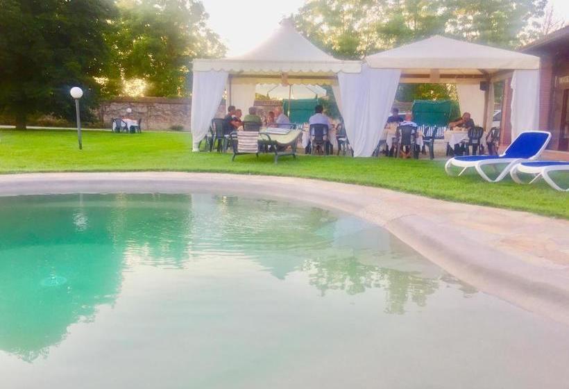 فندق Albergo Cosmera