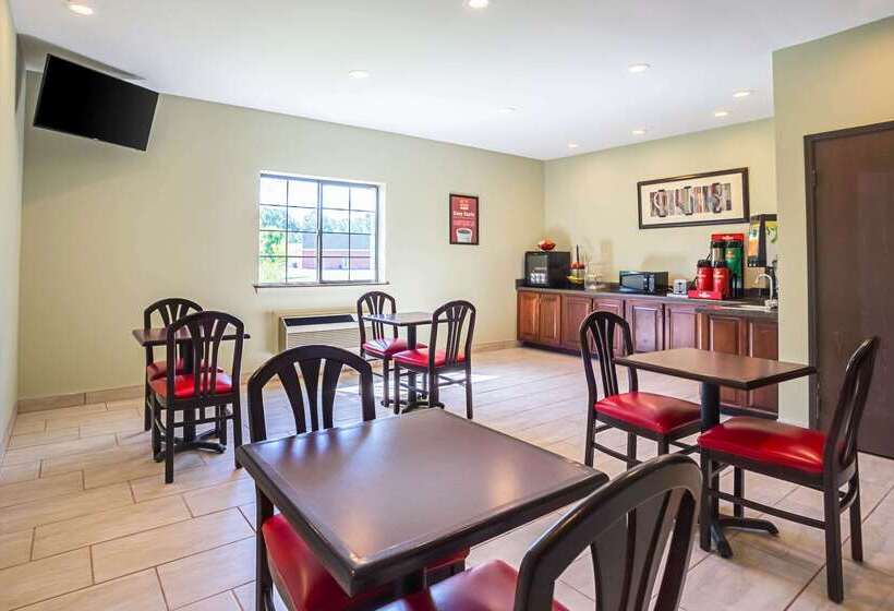 فندق Econo Lodge Inn & Suites