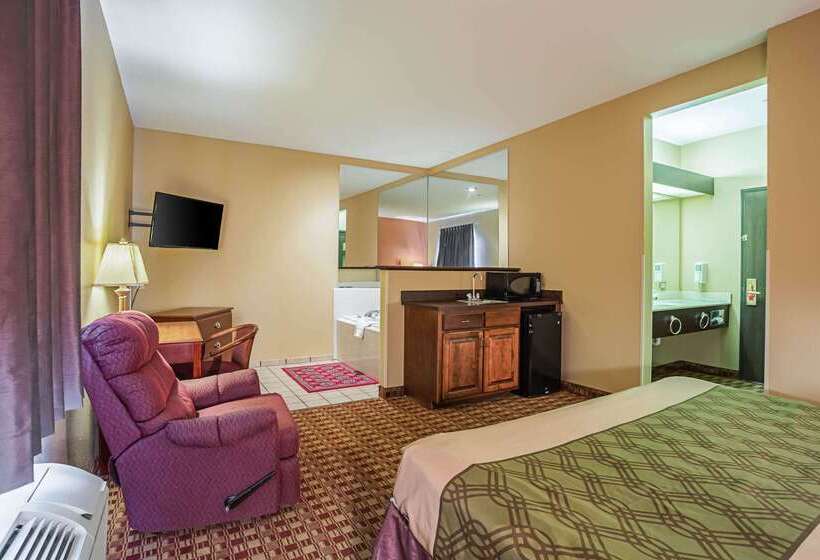 فندق Econo Lodge Inn & Suites