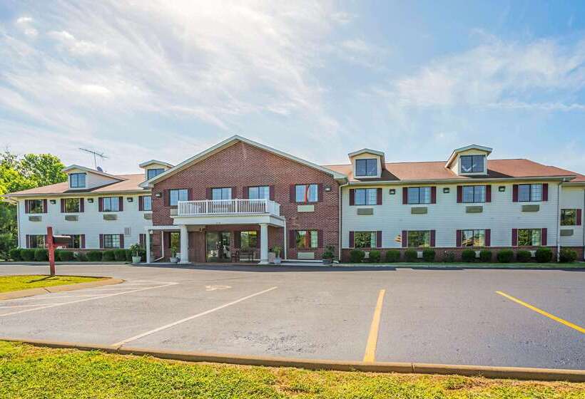 فندق Econo Lodge Inn & Suites