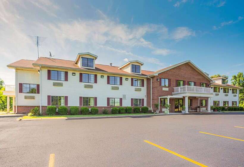 فندق Econo Lodge Inn & Suites