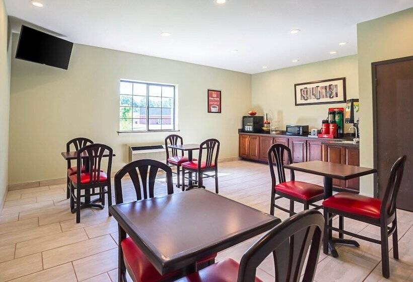 فندق Econo Lodge Inn & Suites