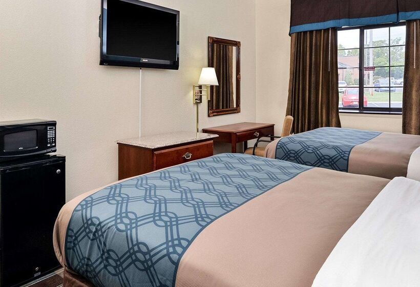 فندق Econo Lodge Inn & Suites
