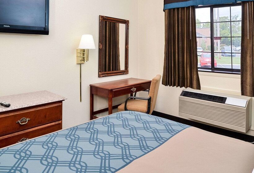 فندق Econo Lodge Inn & Suites