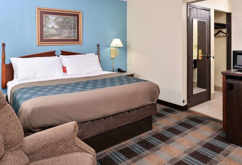 فندق Econo Lodge Inn & Suites
