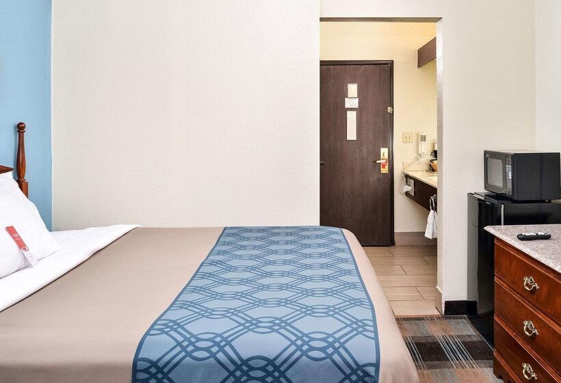 فندق Econo Lodge Inn & Suites