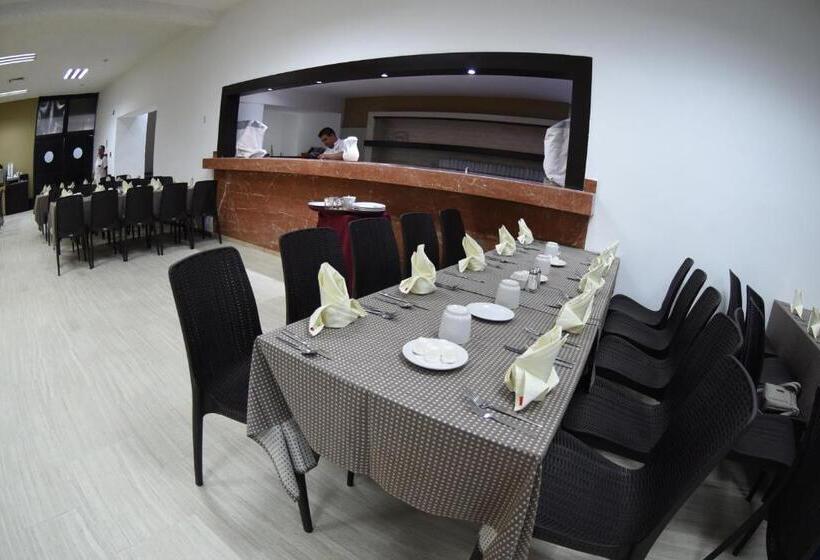 בית מלון כפרי El Cid Castilla Beach