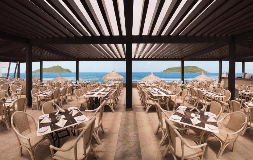 בית מלון כפרי El Cid Castilla Beach