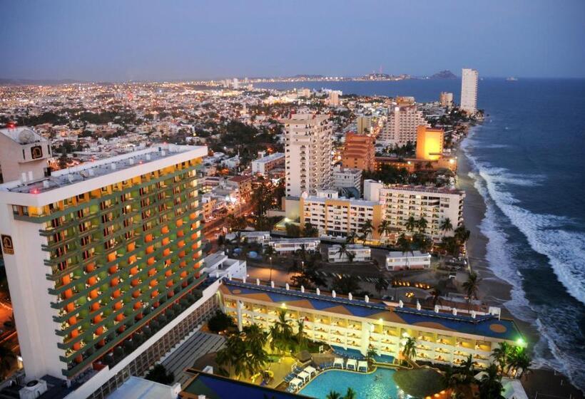 בית מלון כפרי El Cid Castilla Beach