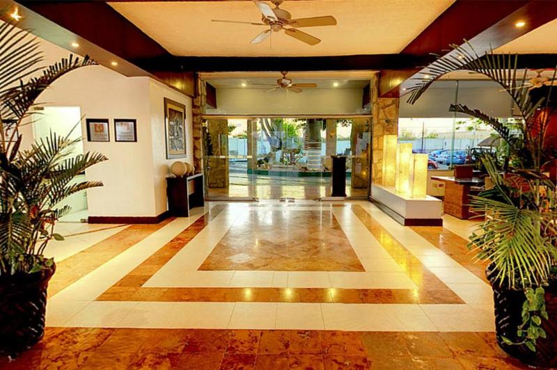 호텔 El Cid La Ceiba Beach