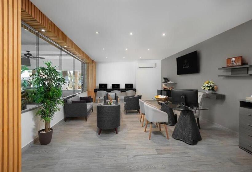 호텔 El Cid La Ceiba Beach