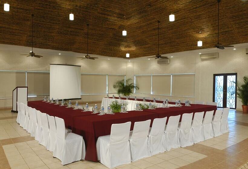 ホテル El Cid Marina Beach