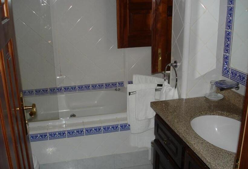 هتل Falcao De Mendonca