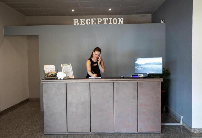 酒店 Fontaine Bleue