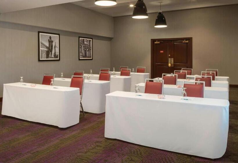 هتل Four Points By Sheraton Boston Logan Airport Revere