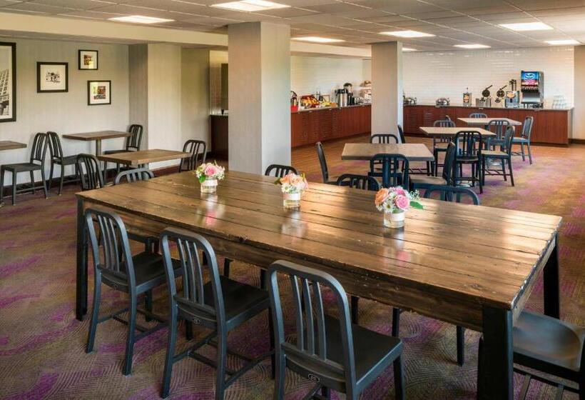 ホテル Four Points By Sheraton Boston Logan Airport Revere