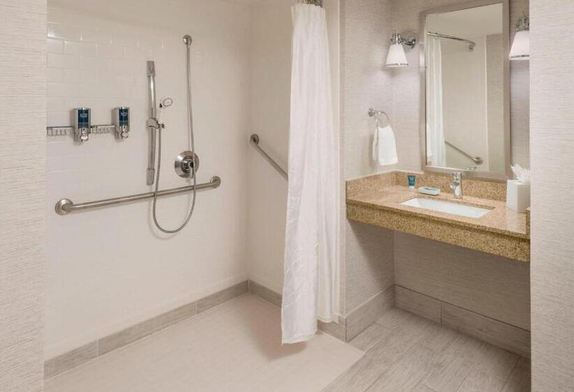 ホテル Four Points By Sheraton Boston Logan Airport Revere