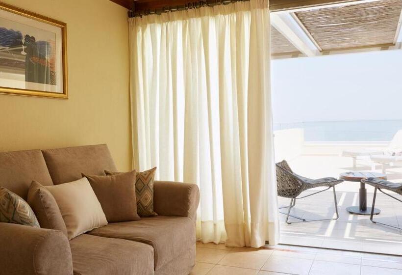 בית מלון כפרי Giannoulis   Santa Marina Plaza