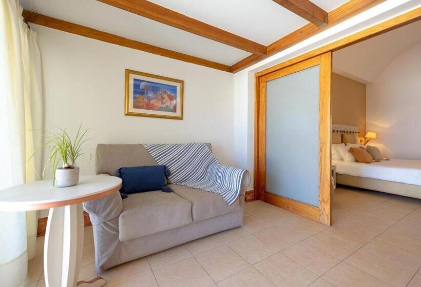 בית מלון כפרי Giannoulis   Santa Marina Plaza