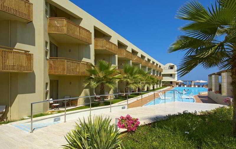 בית מלון כפרי Giannoulis   Santa Marina Plaza