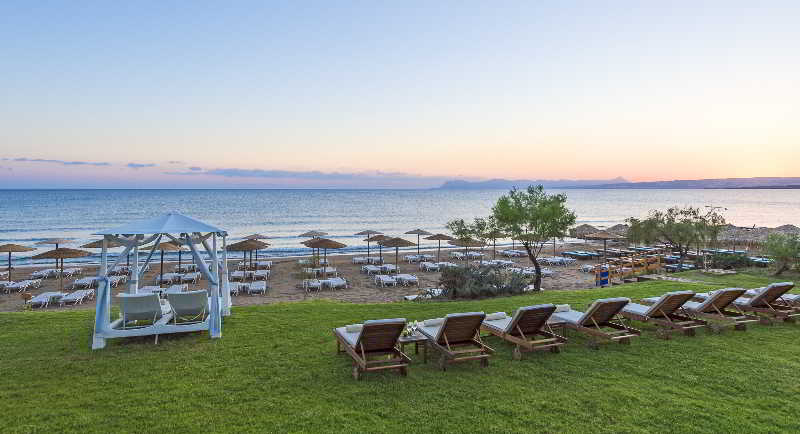 בית מלון כפרי Giannoulis   Santa Marina Plaza