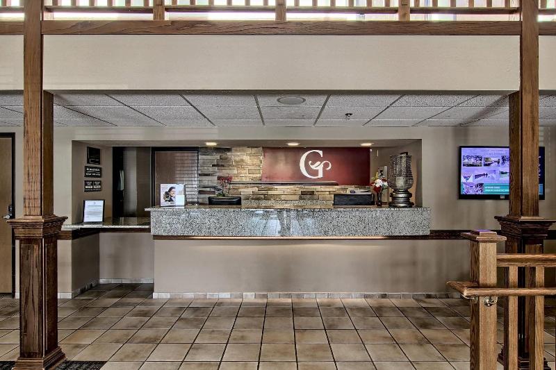 Blossom Hotel & Suites Traverse City