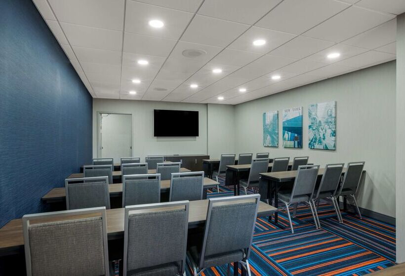 فندق Hampton Inn Linden