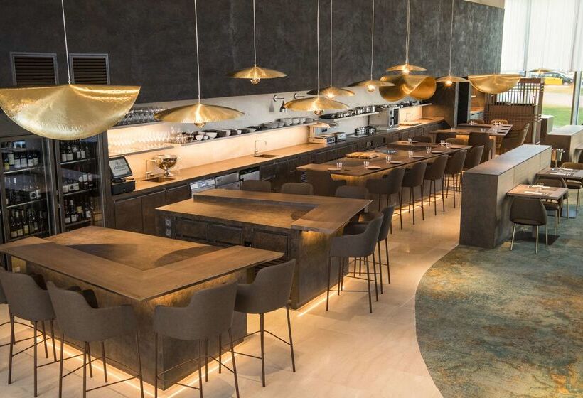 Отель Hilton Diagonal Mar Barcelona