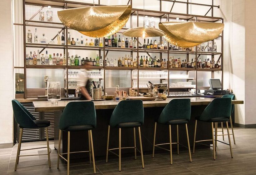 Отель Hilton Diagonal Mar Barcelona