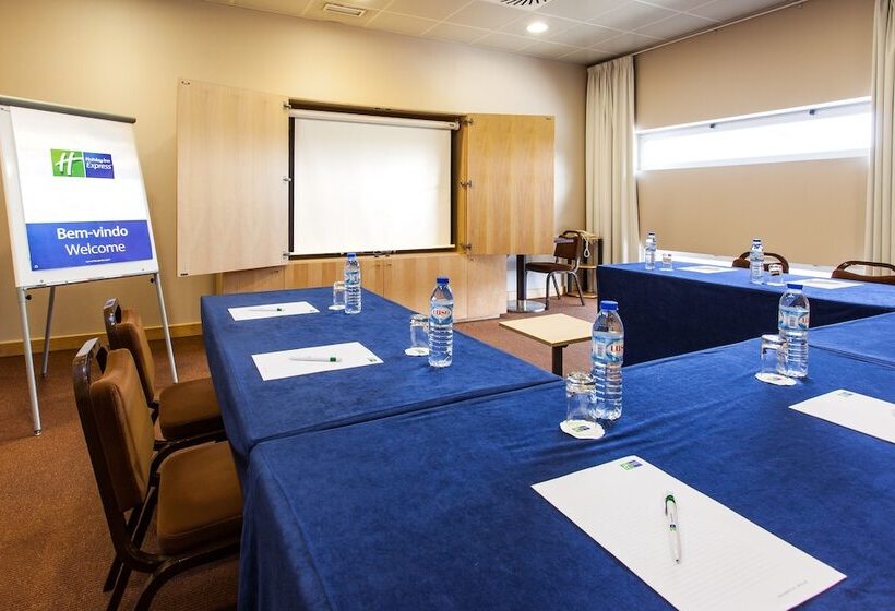 בית מלון כפרי Holiday Inn Express Lisbon Oeiras, An Ihg