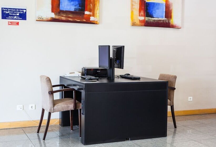 בית מלון כפרי Holiday Inn Express Lisbon Oeiras, An Ihg