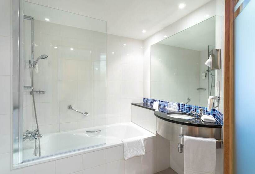 בית מלון כפרי Holiday Inn Express Lisbon Oeiras, An Ihg