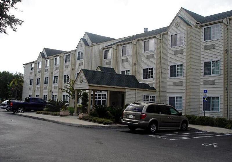 ホテル Hometown Inn & Suites Jacksonville Butler Blvd./southpoint