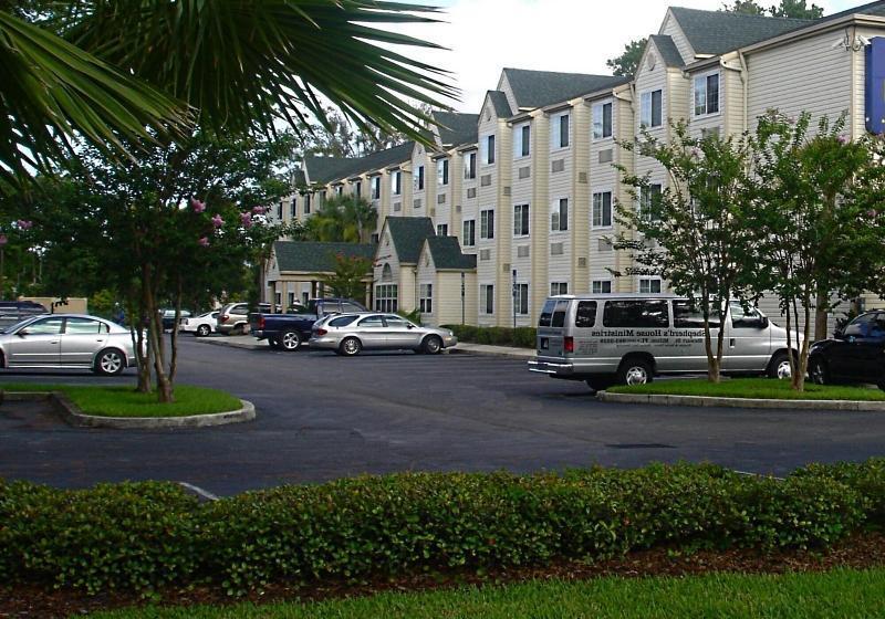 ホテル Hometown Inn & Suites Jacksonville Butler Blvd./southpoint