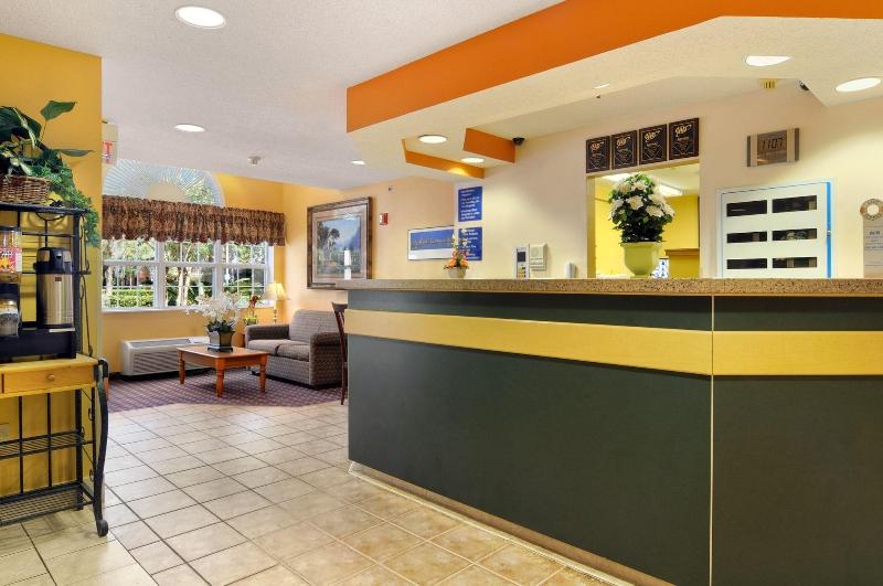 ホテル Hometown Inn & Suites Jacksonville Butler Blvd./southpoint