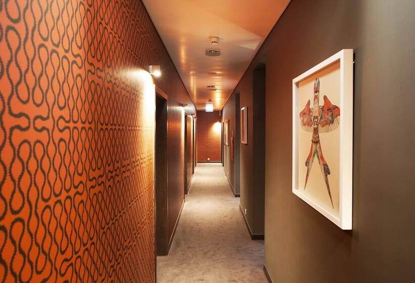 هتل Internacional Design