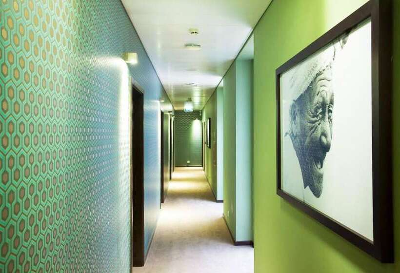 هتل Internacional Design