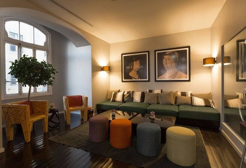 هتل Internacional Design