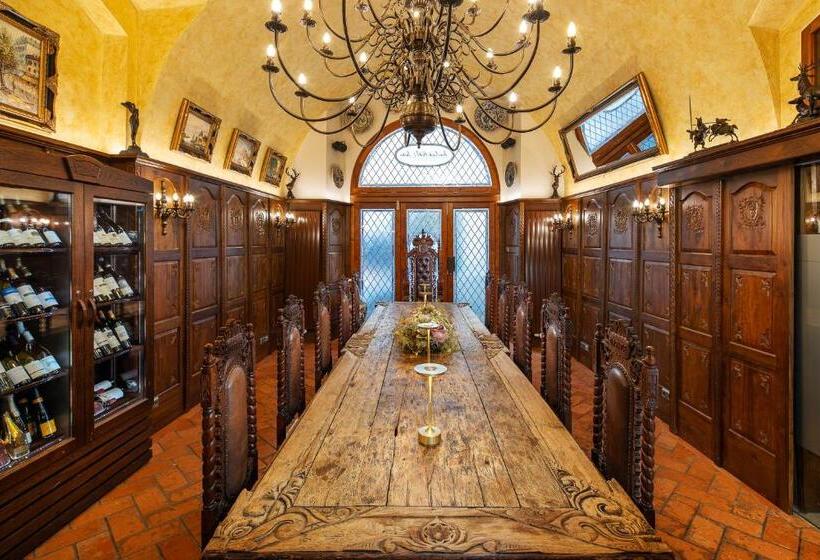 Iron Gate Hotel & Suites Prague By Bhg