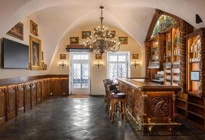 Iron Gate Hotel & Suites Prague By Bhg