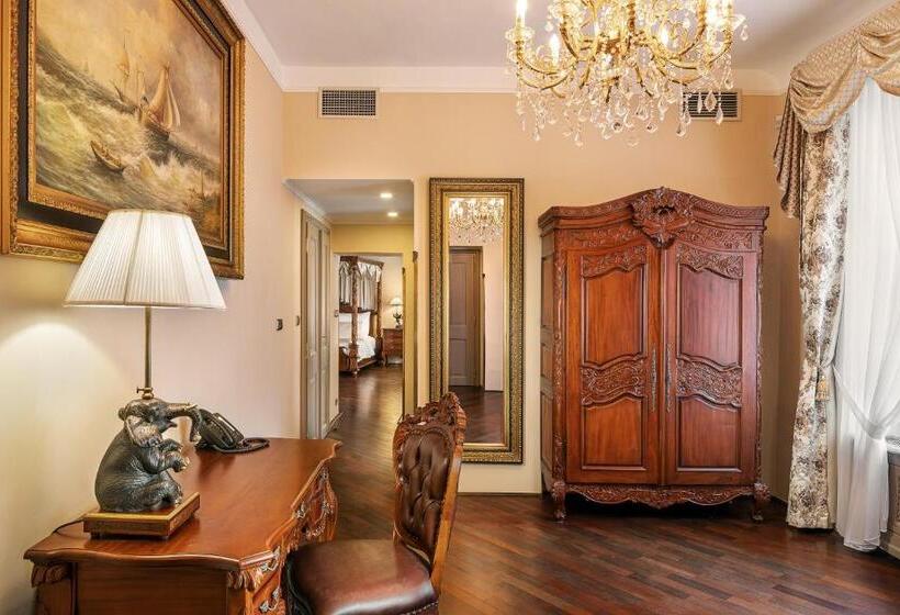 Iron Gate Hotel & Suites Prague By Bhg