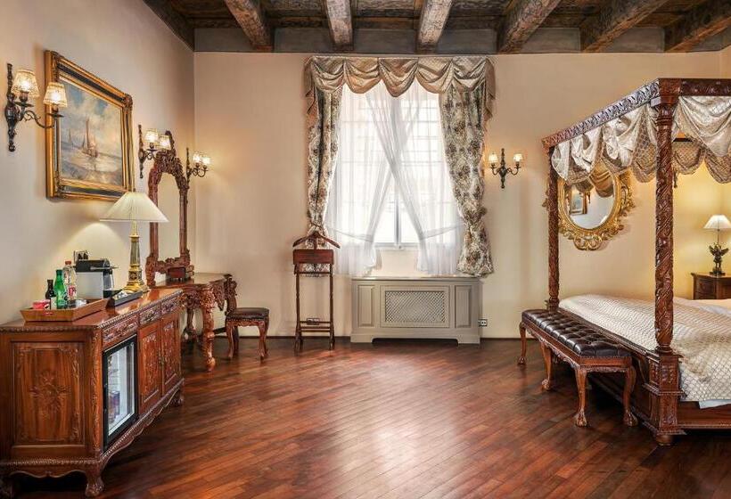 Iron Gate Hotel & Suites Prague By Bhg