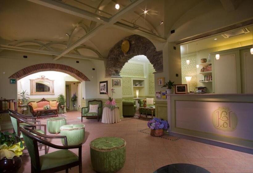 Отель Leon D'oro