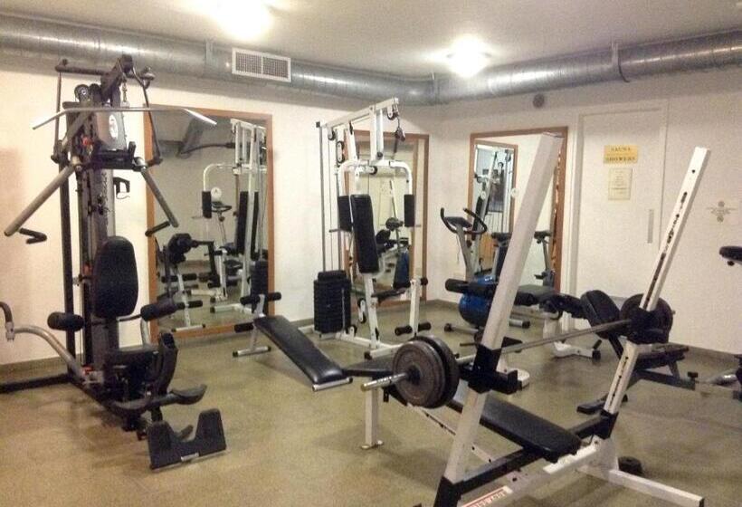 Limanaki Beach Hotel & Suites