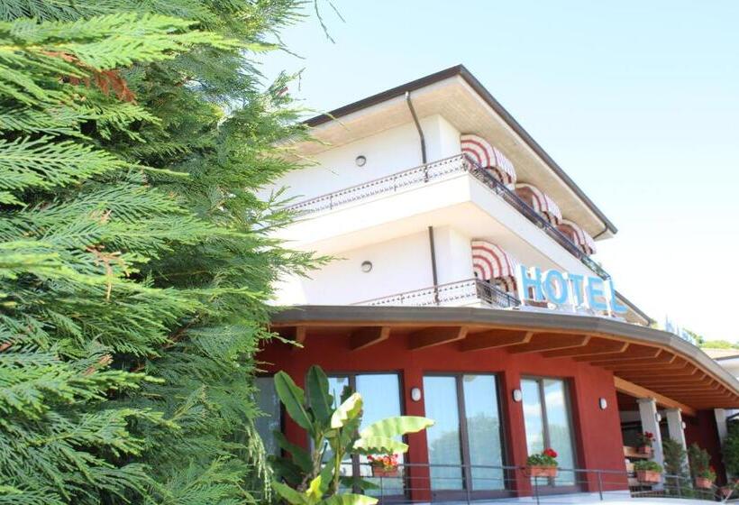 فندق Lo Scoiattolo