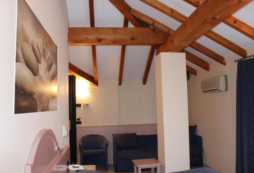 فندق Lo Scoiattolo